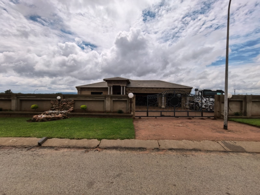 5 Bedroom Property for Sale in Parys Free State